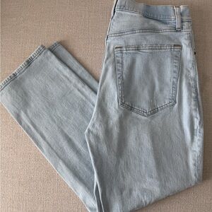 Abercrombie - Ankle Straight Ultra High Rise - Size 30